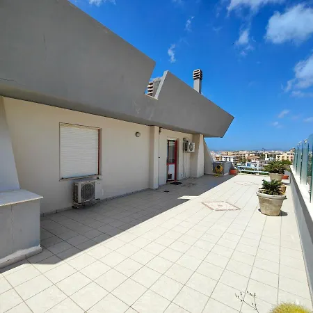 Lucy Penthouse Апартаменты *