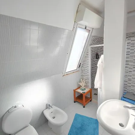 Lucy Penthouse Апартаменты Альгеро